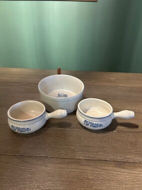 Pfaltzgraff Yorktowne vintage soufflé bowl dish and 2 onion soup bowls